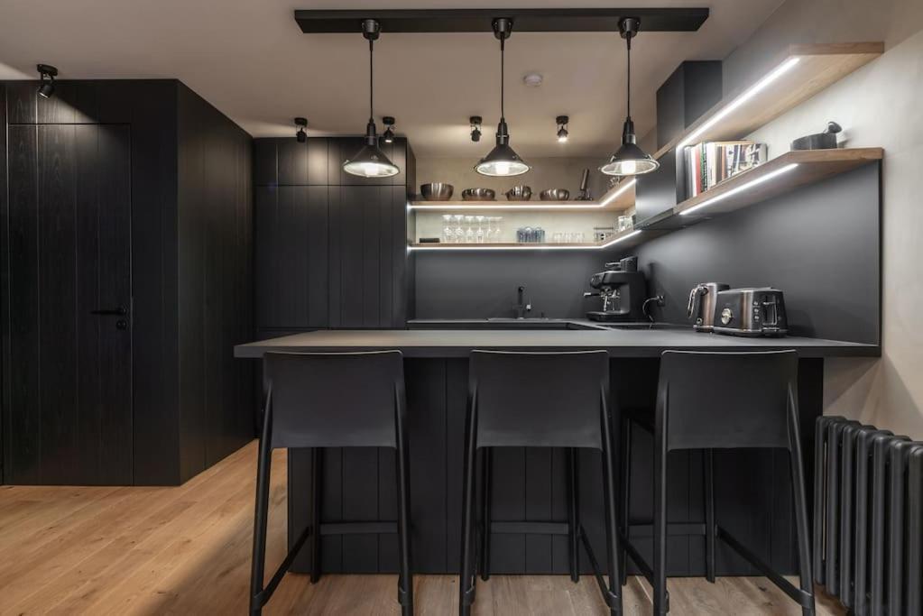 3 Storey Apartment With A Character And A Terrace Рига Екстериор снимка