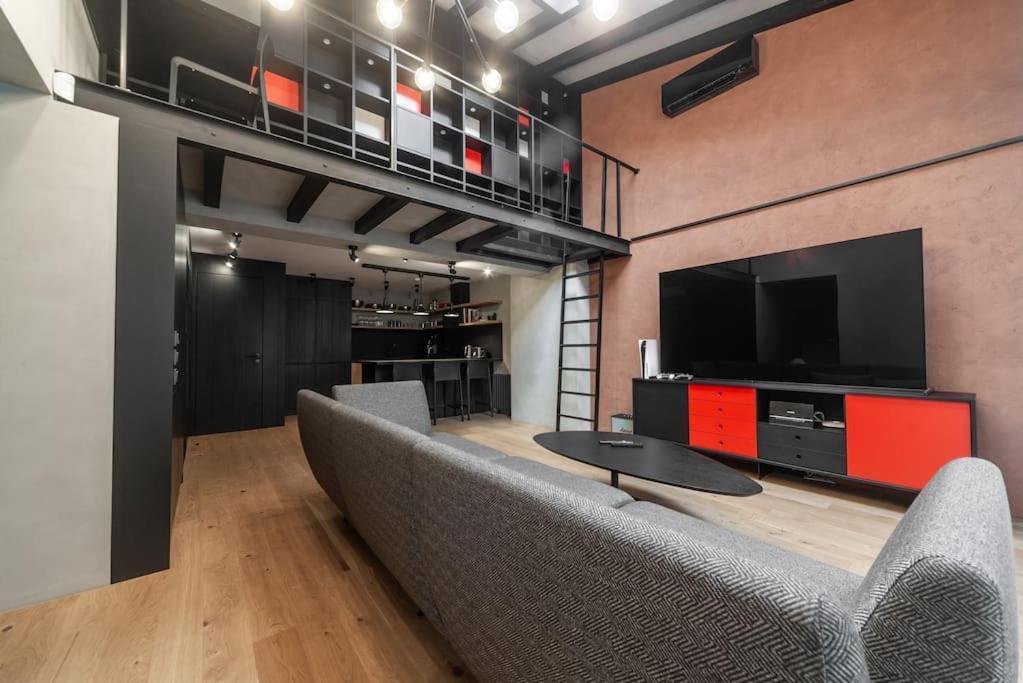 3 Storey Apartment With A Character And A Terrace Рига Екстериор снимка