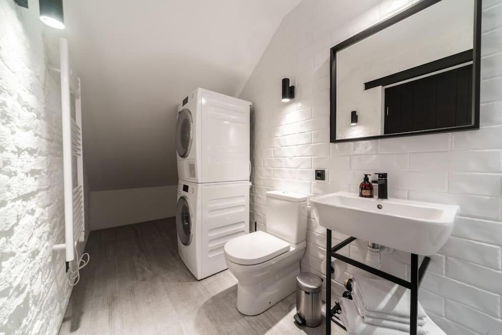 3 Storey Apartment With A Character And A Terrace Рига Екстериор снимка