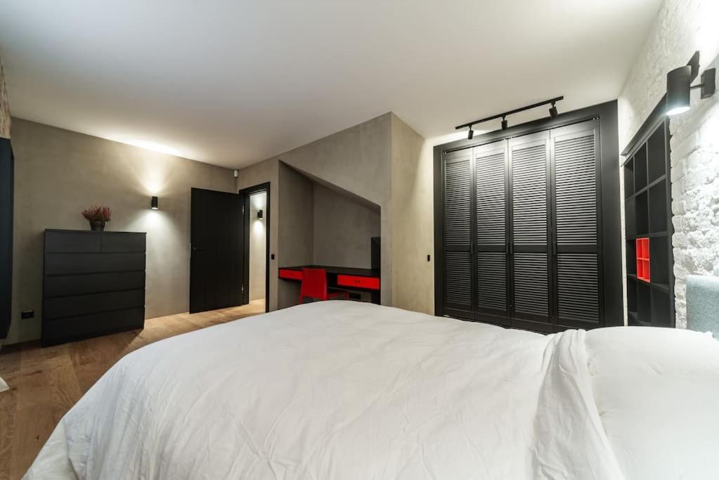 3 Storey Apartment With A Character And A Terrace Рига Екстериор снимка