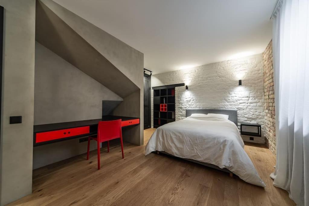 3 Storey Apartment With A Character And A Terrace Рига Екстериор снимка